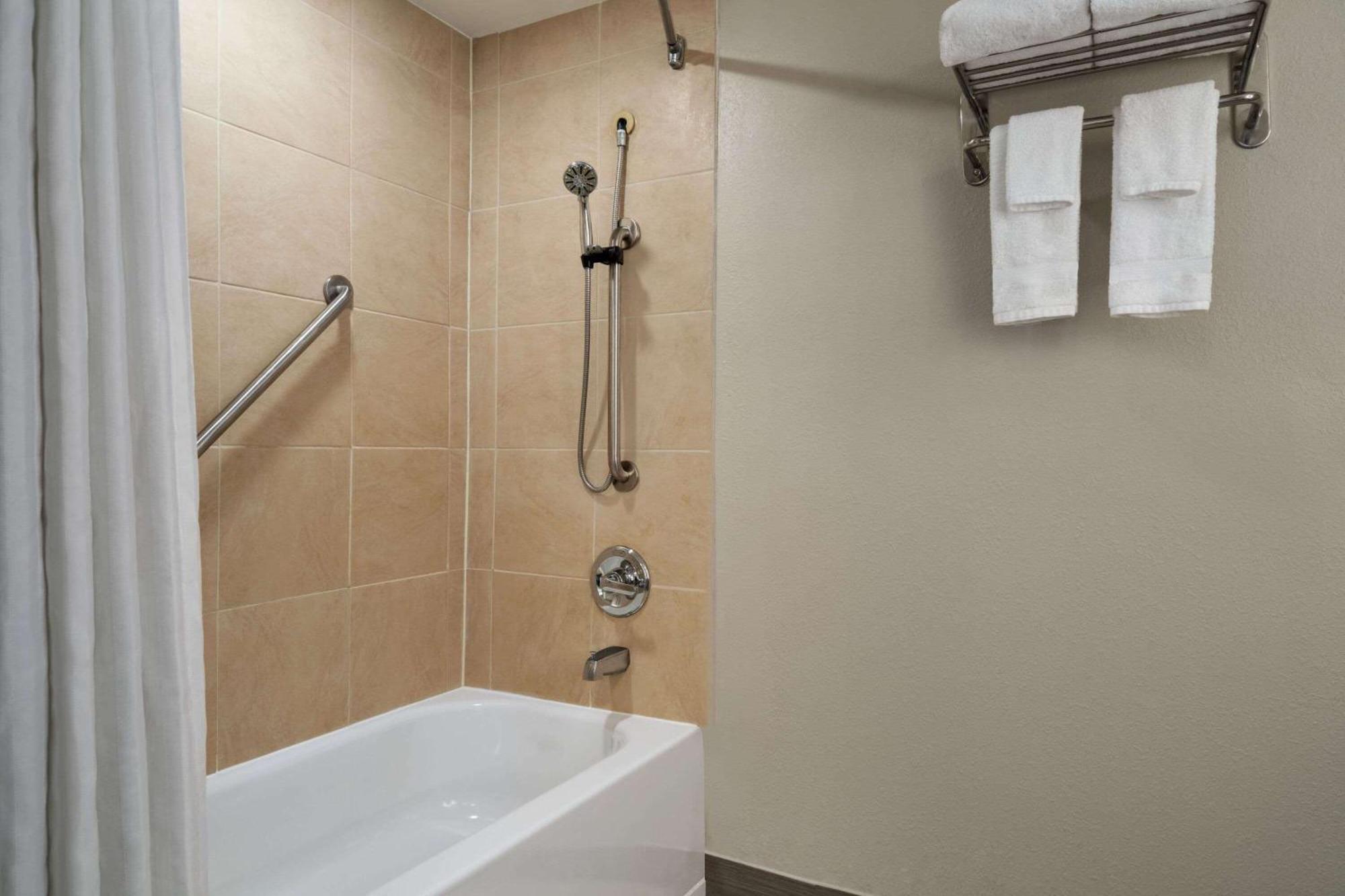 Wyndham Garden Inn Pittsburgh Airport Robinson Township Extérieur photo